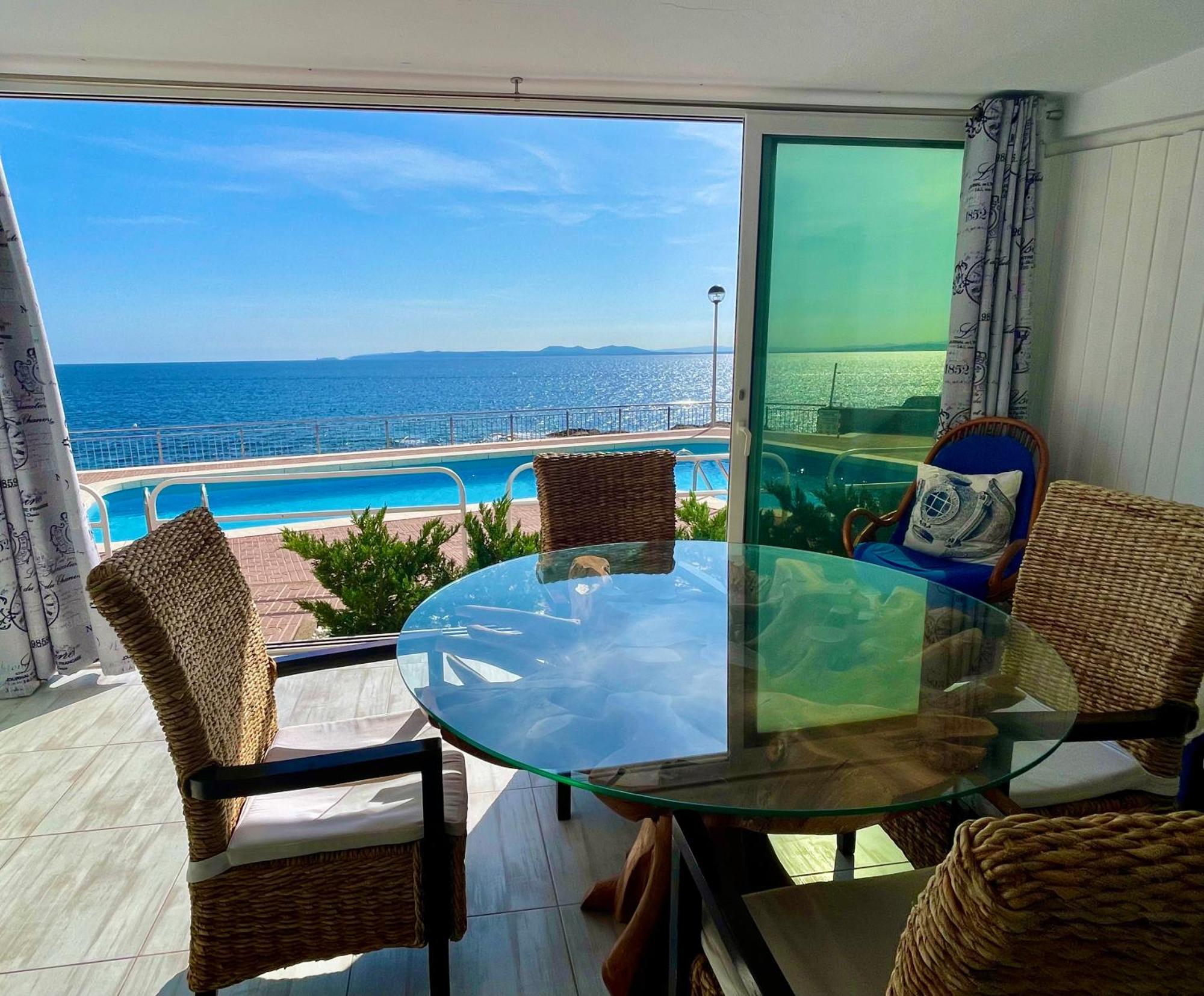 Magnifique Appartement En Front De Mer, Caneylles Roses Eksteriør billede